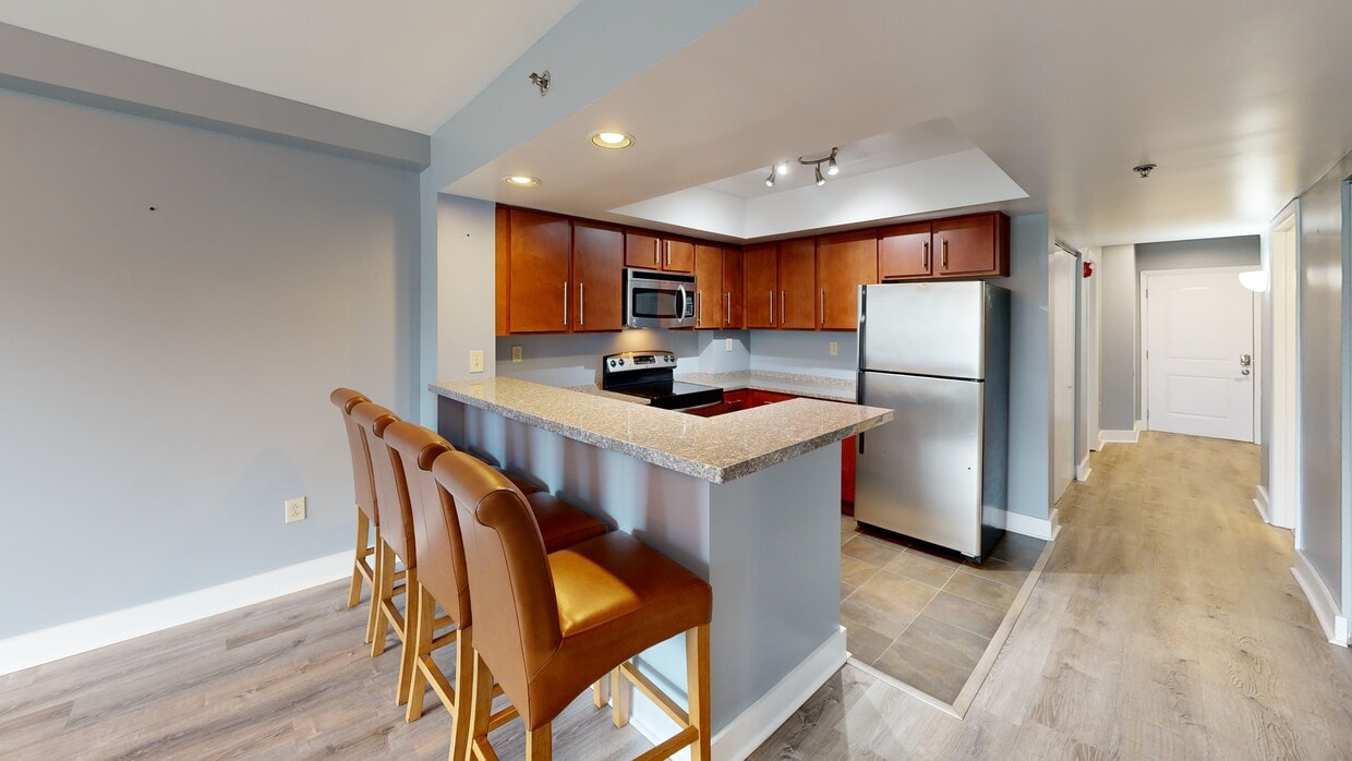 Photo - Lake Plaza Apartments