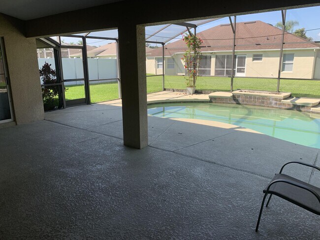 Foto del edificio - 3253 Countryside View Dr