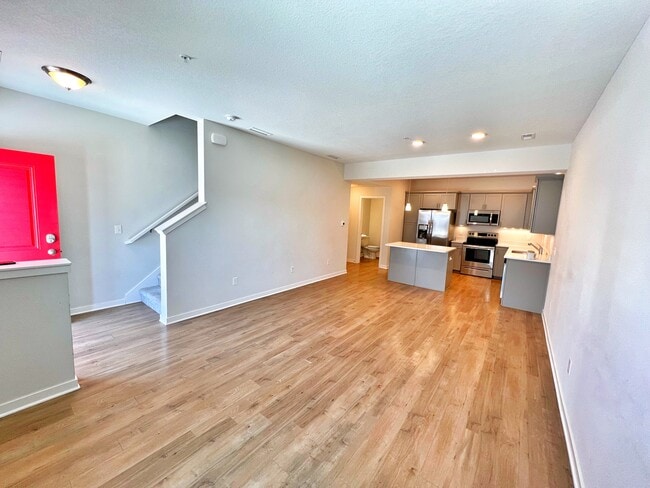 Building Photo - 327 NE Otter Dr