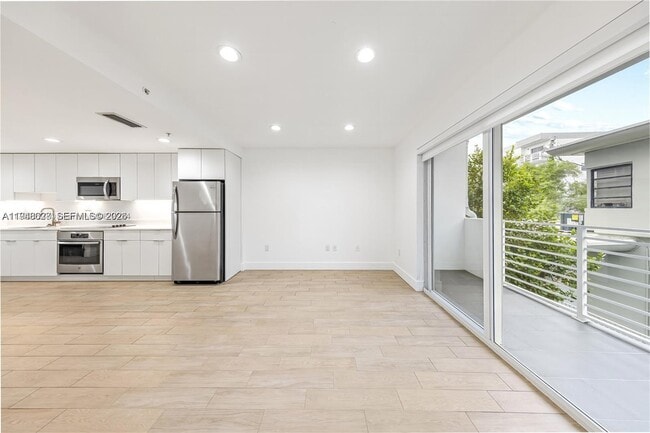 Foto del edificio - 1966 Biarritz Dr