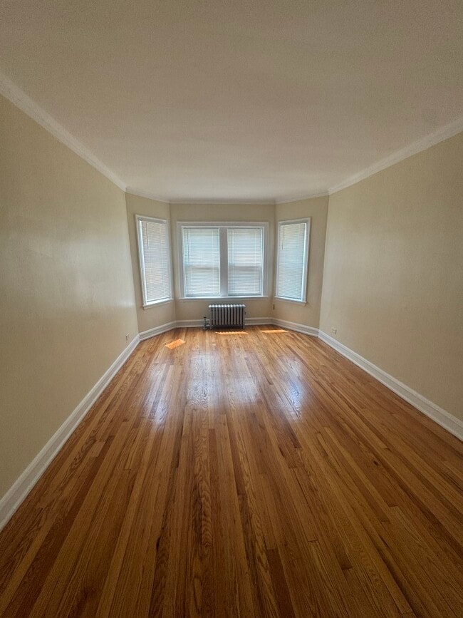 Building Photo - 6214 N Mozart St