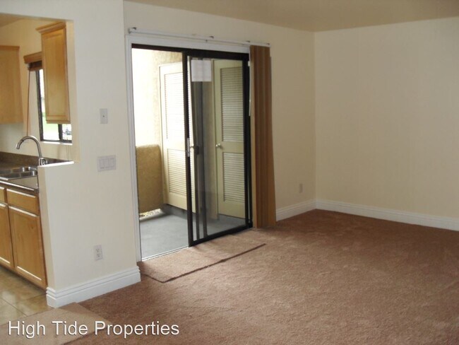 Building Photo - 1 br, 1 bath House - 10174 Camino Ruiz #43