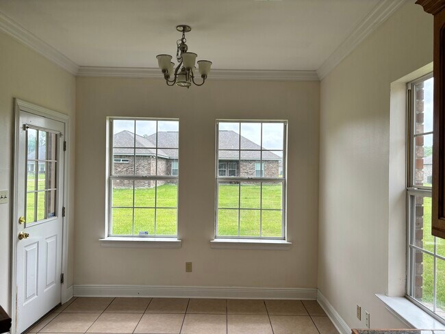 Building Photo - 289 Marle Lp