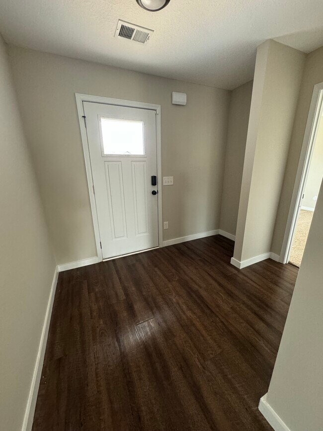 Building Photo - 117 Hughes Dr