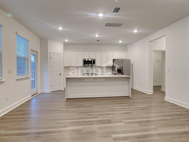 Foto del edificio - 5500 Front St