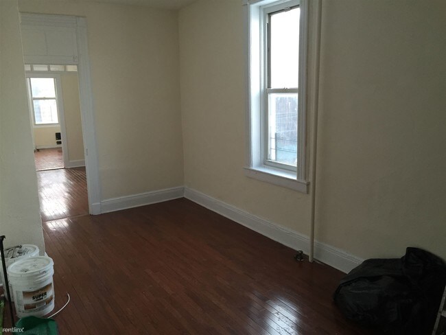 Building Photo - 353 Himrod St