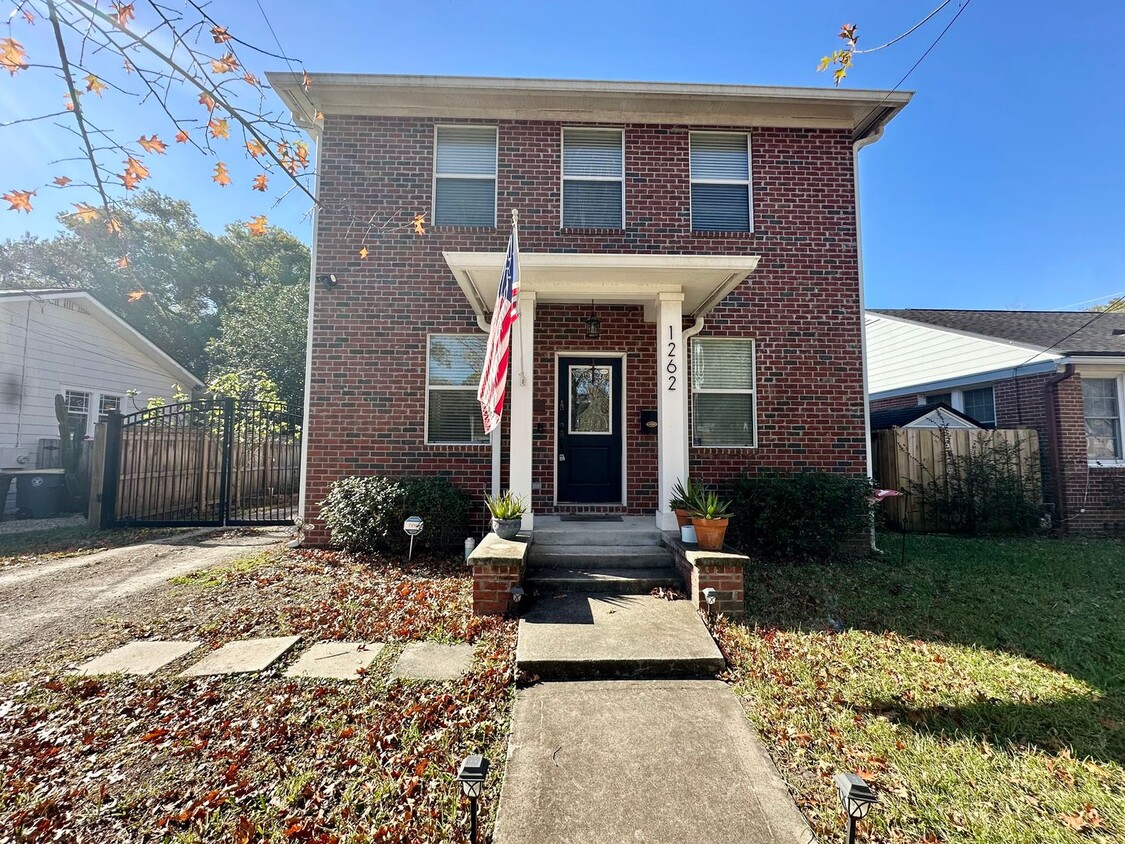 Primary Photo - Adorable Home in Heart of Avondale.