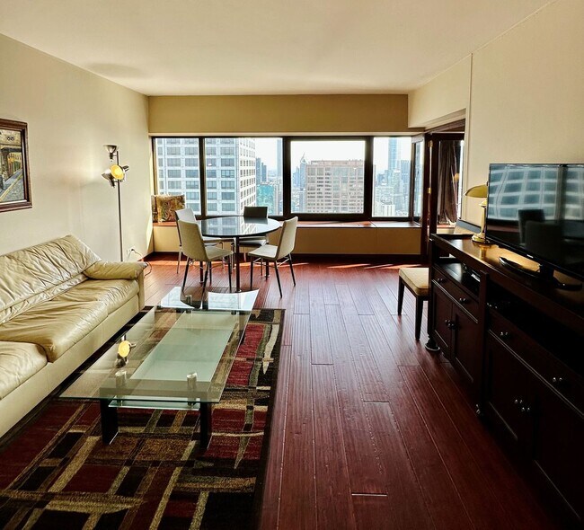 Foto del edificio - 175 E Delaware Pl