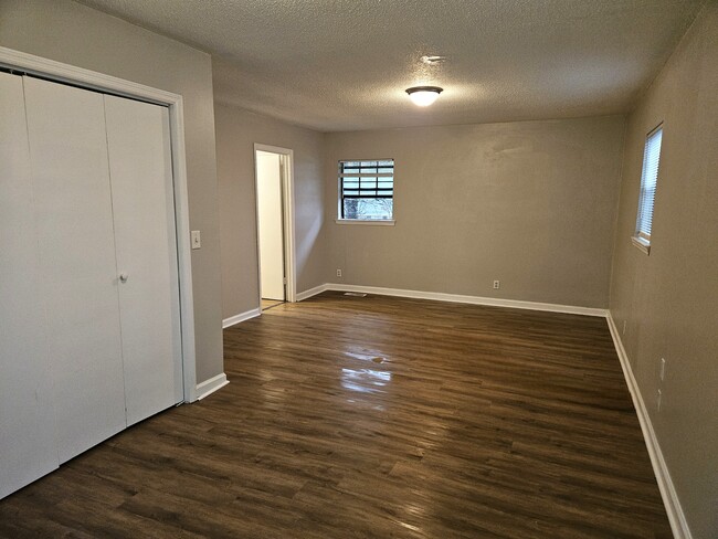 Building Photo - 131 Dolores Dr