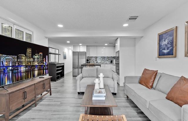 Foto del edificio - 1841 SW 29th Ave