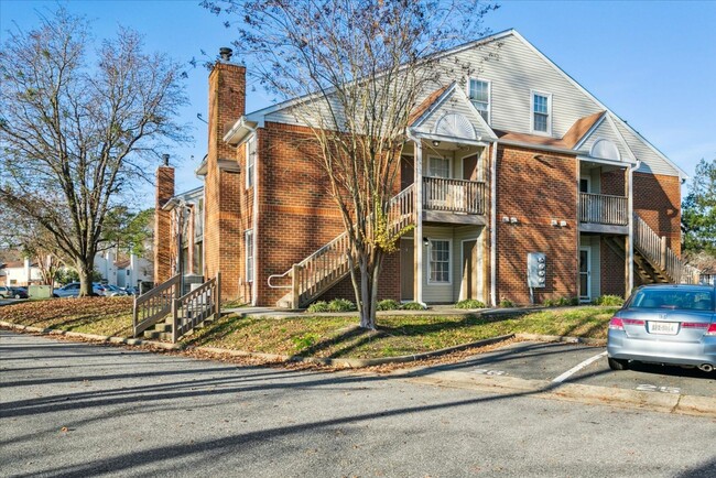 Foto del edificio - Updated 2 Bedroom 2 Bath Condo Near Fort Eustis and Williamsburg