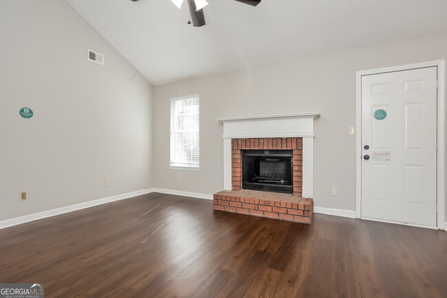 Building Photo - 1607 Elizabeth Ln
