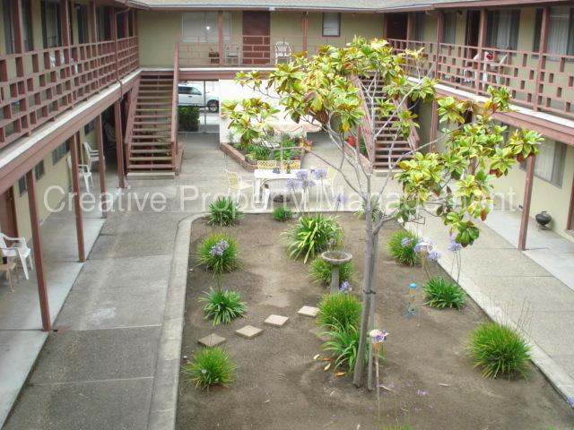 Foto principal - 3094 Crescent Ave