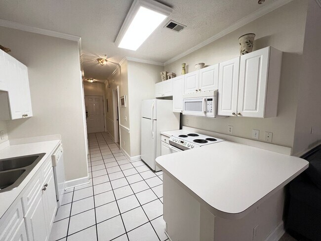 Foto del edificio - Second-Floor Furnished Condo with One Bedroom at Magnolia North! Available Now!