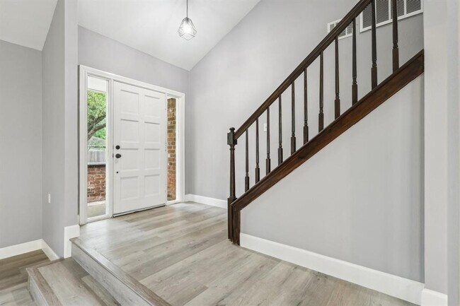 Foto del edificio - 4031 Rushcroft Dr
