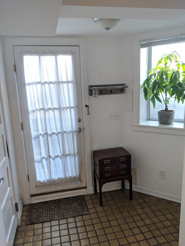 Foto principal - 1527 Park Rd NW