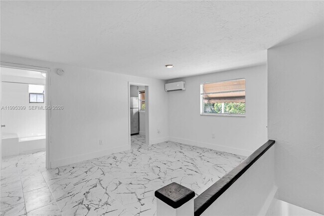 Foto del edificio - 56 NW 62nd St