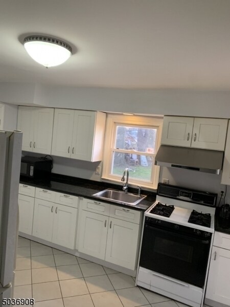 Foto del edificio - 606 Darrow Ave