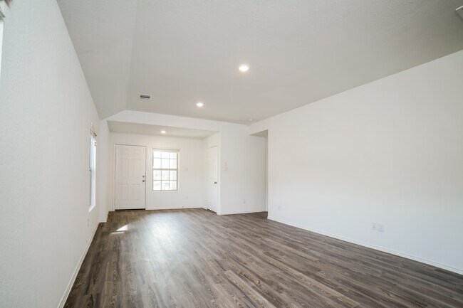 Foto del edificio - 1718 Campos Ct