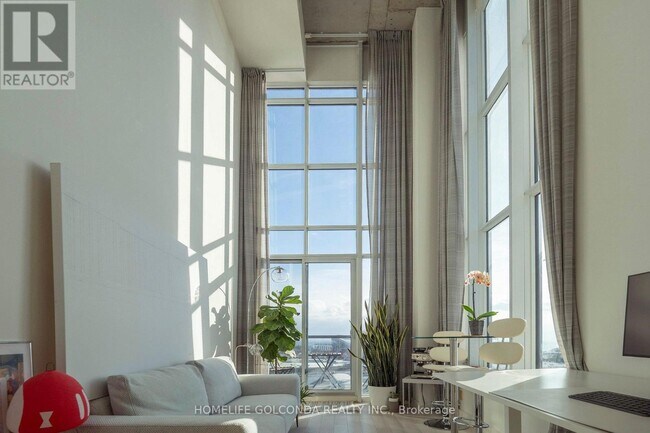 Photo du bâtiment - 5 Hanna Ave