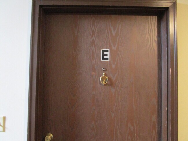 Foto del edificio - 505 Columbia Dr