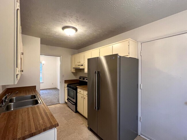 Foto del edificio - 9416 Gooden Dr