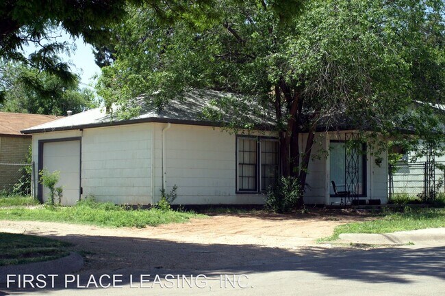Building Photo - 401-401-402 16th St