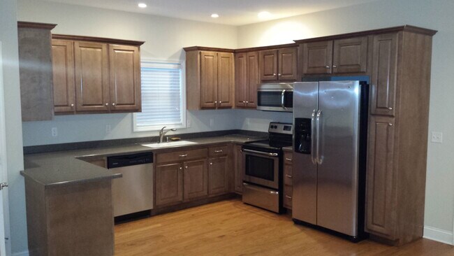 Kitchen - 832 Palmetto St