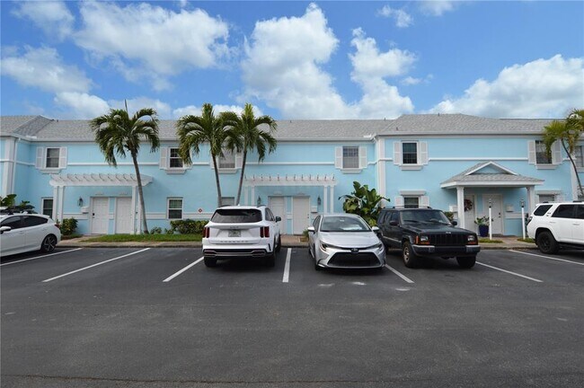 Building Photo - 3837 Pompano Dr SE