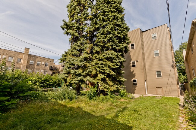 Building Photo - 5120 N Winchester Ave
