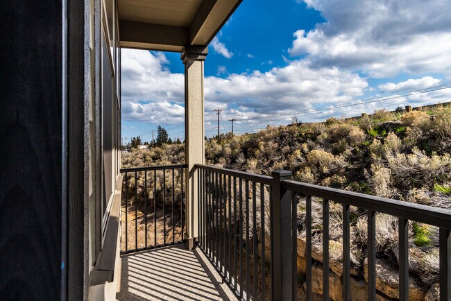 Foto del edificio - 20500 Empire Ave