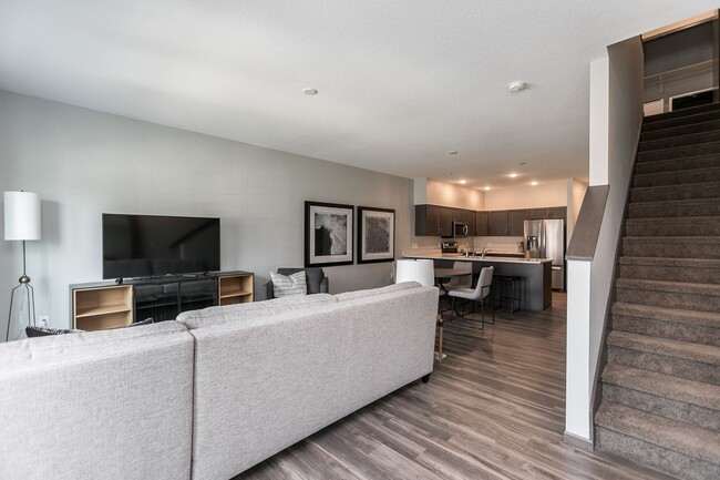 Building Photo - Fully Furnished New Construction Townhome ...