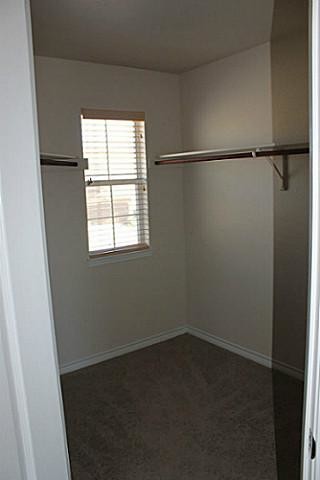 Foto del edificio - 6325 Cedar Falls Dr