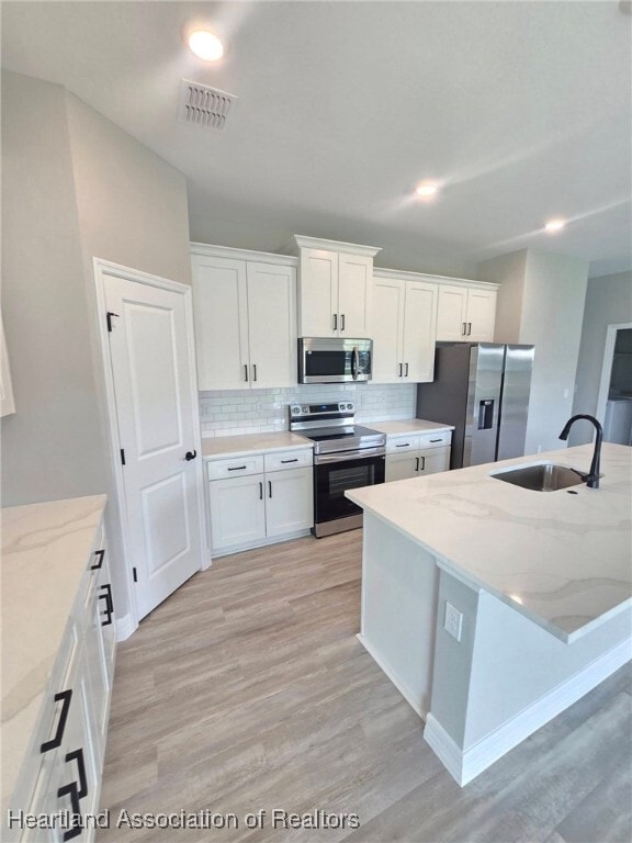 Building Photo - 4924 San Lorenzo Dr