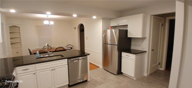 Foto del edificio - 183 Thorncliffe Dr