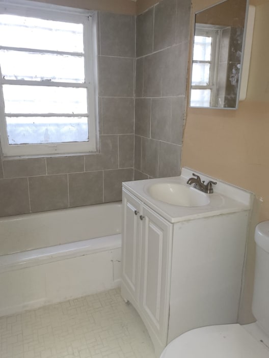 Foto del edificio - 13965 Superior Rd