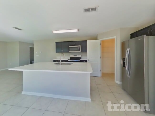 Building Photo - 1916 Constitutional Republic Pl