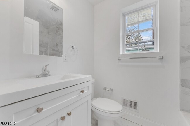 Foto del edificio - 138 Milford Ave