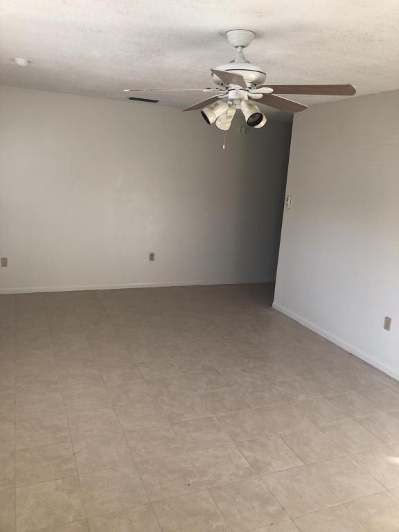 Foto del edificio - 1116 N Brunnell Pkwy