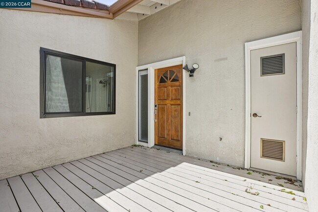 Foto del edificio - 1541 Moraga Way