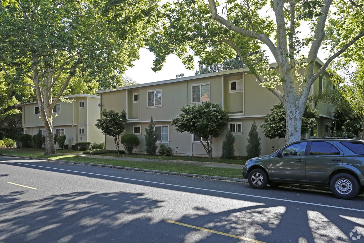 Building Photo - 331 Alhambra Blvd
