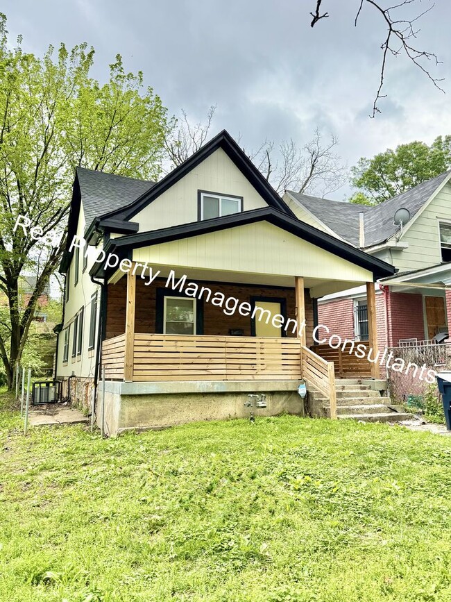 Foto del edificio - Stylishly Updated 3-Bedroom, 3-Bath Home –...
