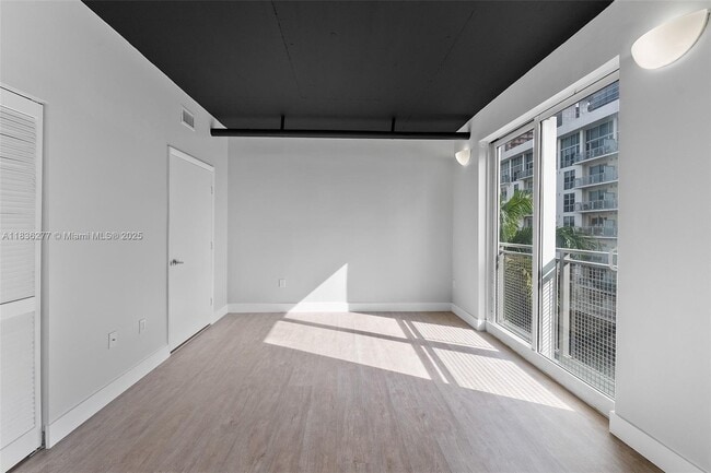 Building Photo - 455 NE 25th St
