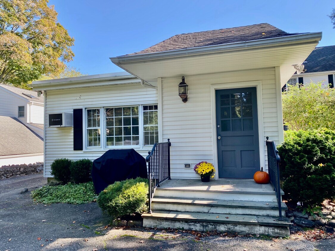 Primary Photo - 39 Fitch Ave