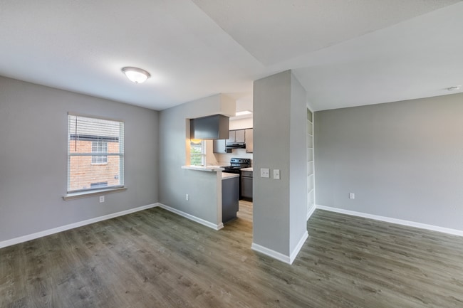 Building Photo - The Heights at Post Oak