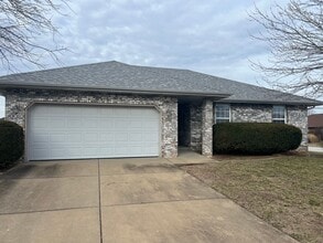 Building Photo - 6007 N 10th Ave