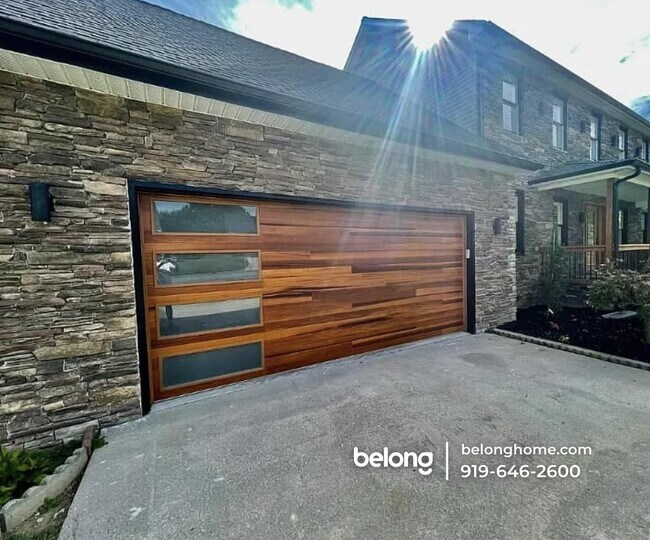 Foto del edificio - 3205 Spring Mill Rd