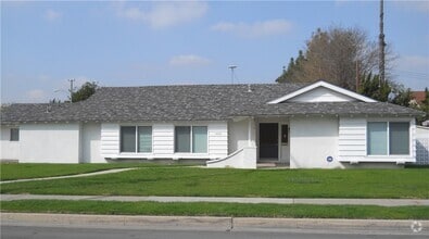 Building Photo - 1435 W Westmont Dr