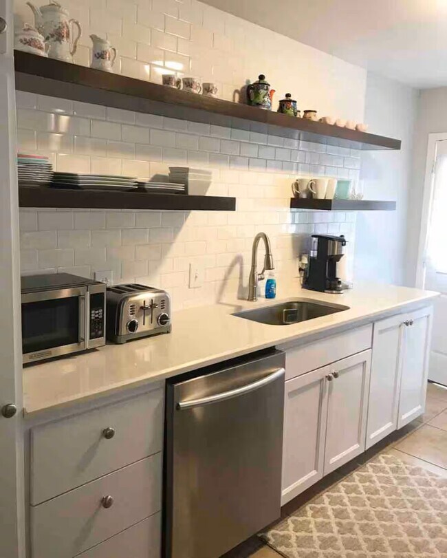 Foto del edificio - 2724 NW 23rd St