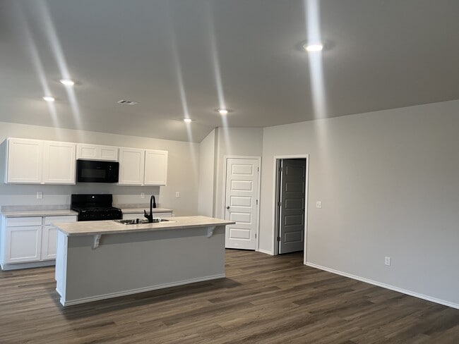 Building Photo - 607 NW 120th Terrace